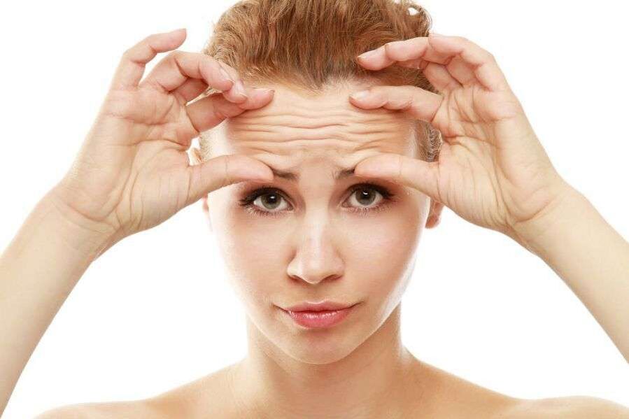 What causes wrinkles on the skin 